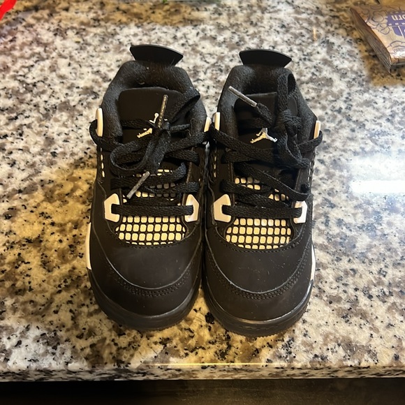 Jordan 4s - Picture 2 of 3